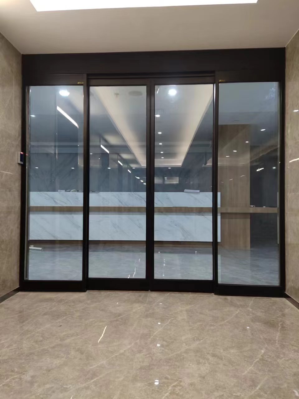 南京市玻璃伸缩门