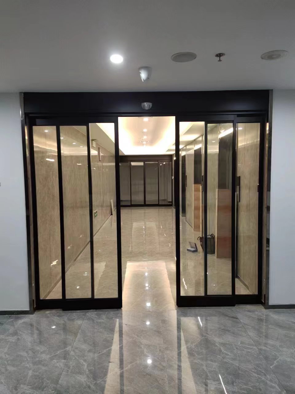 南京市玻璃伸缩门